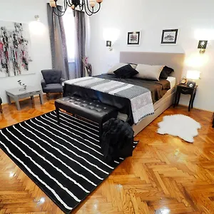 Apartment Deluxe Zoya Centar, Pula